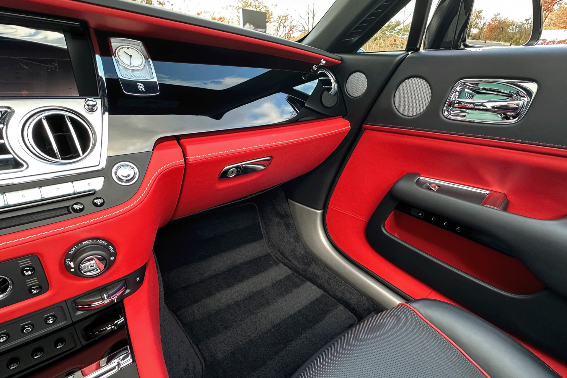2020 Rolls-Royce Dawn Image 10