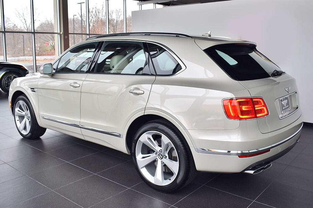 2019 Bentley Bentayga V8 Image 2