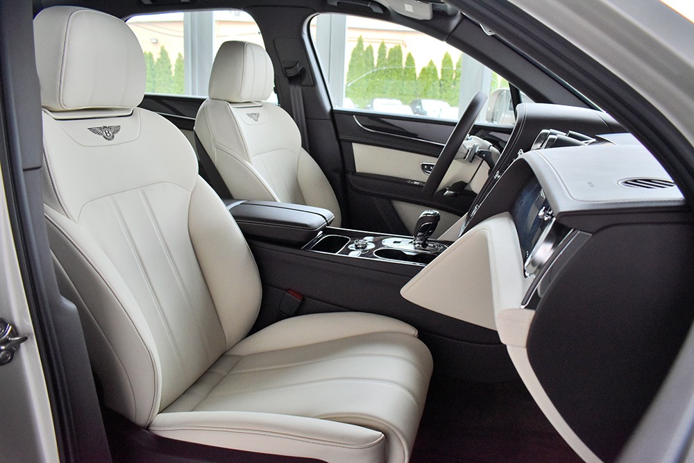 2019 Bentley Bentayga V8 Image 4