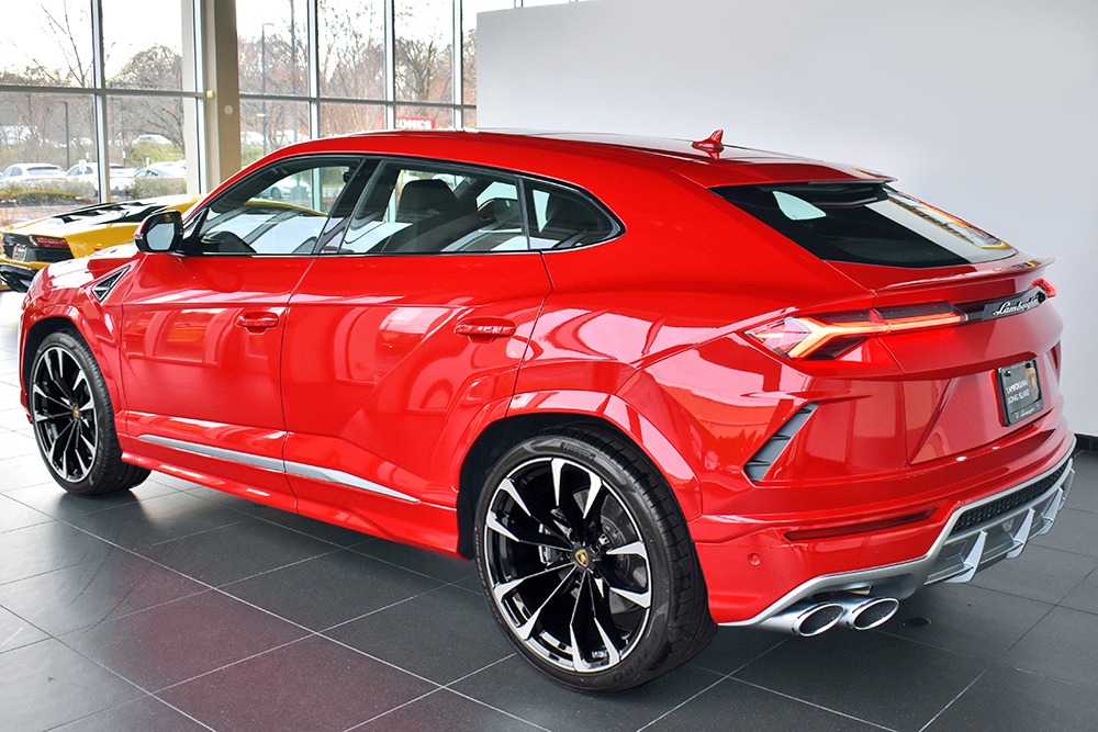 2020 Lamborghini Urus Image 2