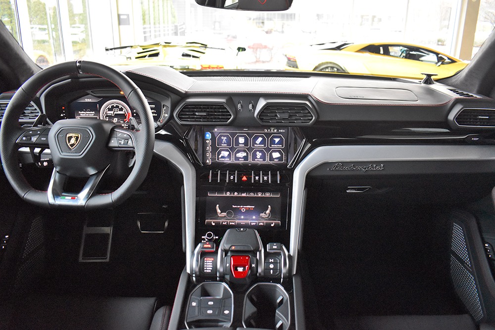 2020 Lamborghini Urus Image 7