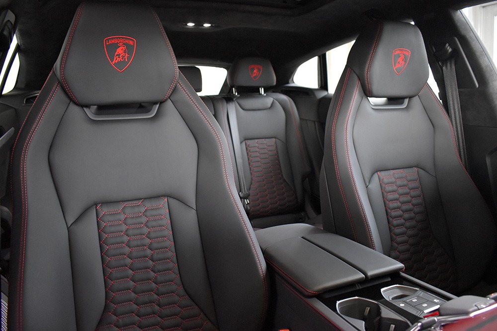2020 Lamborghini Urus Image 8