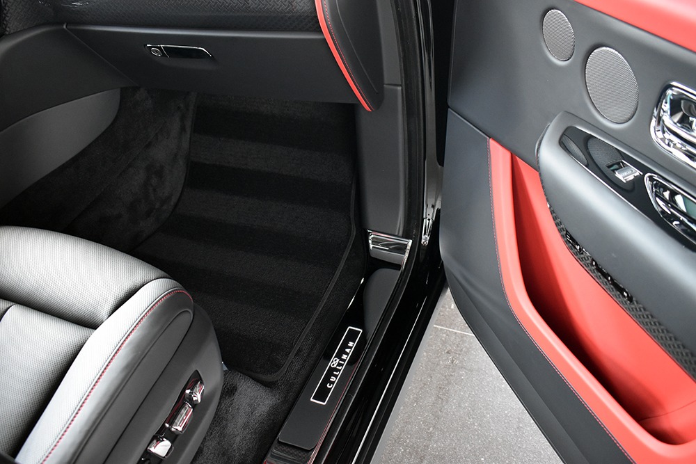 2020 Rolls-Royce Cullinan Image 11