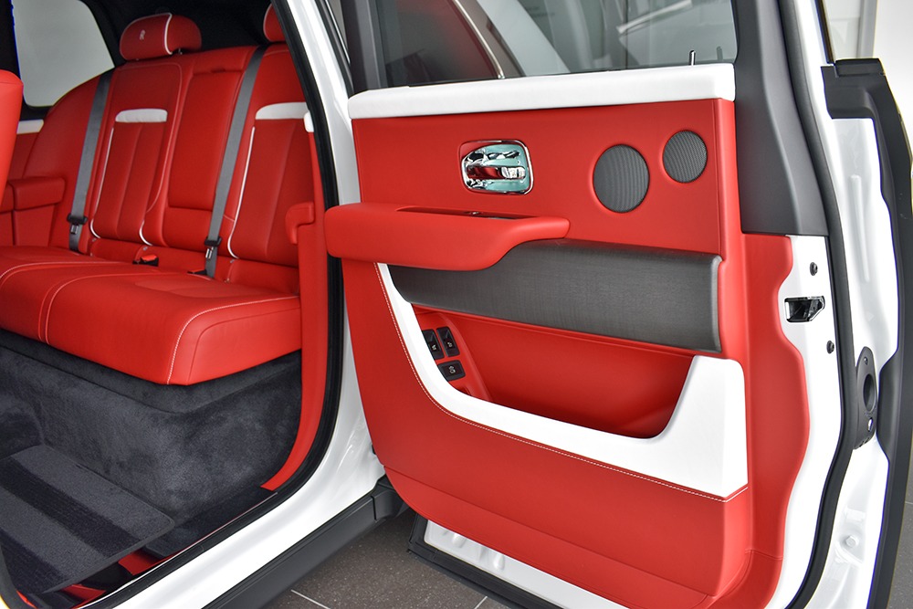 2020 Rolls-Royce Cullinan Image 9