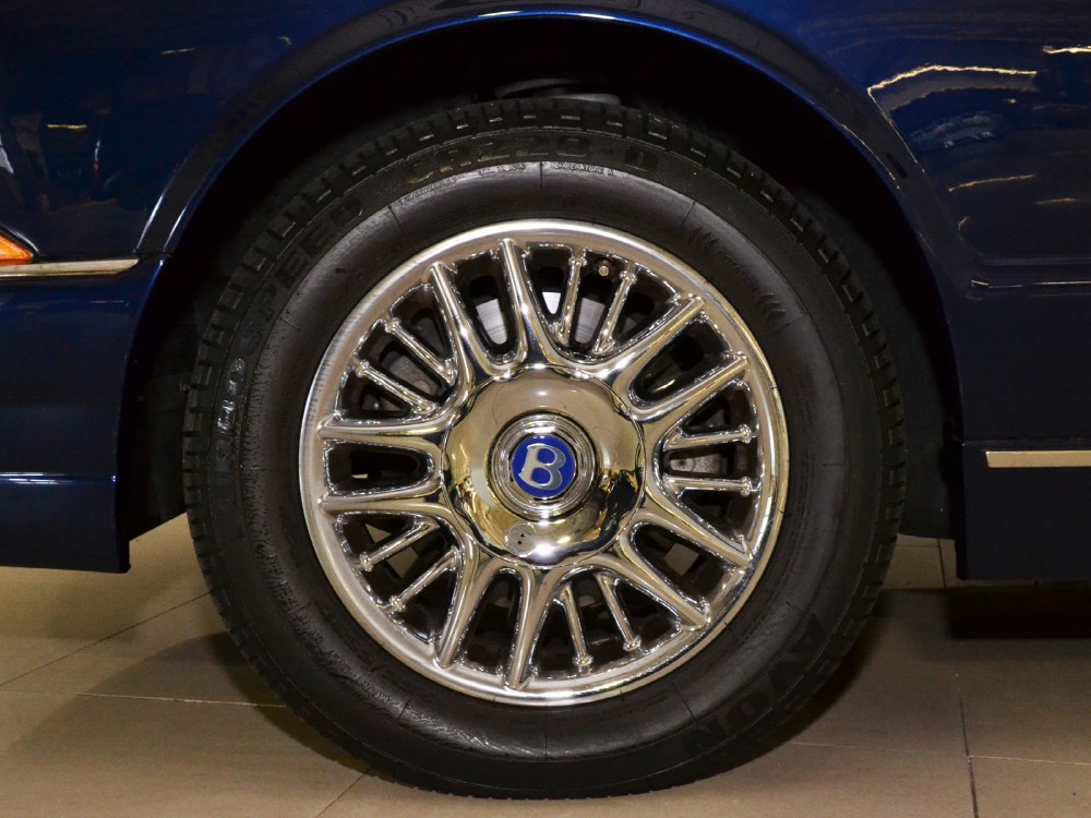 2000 Bentley Azure Image 4