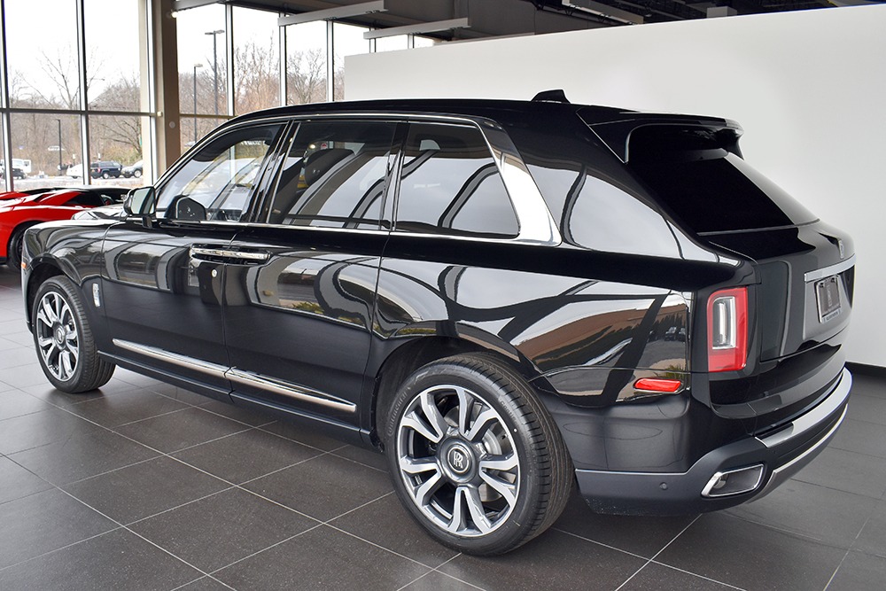 2020 Rolls-Royce Cullinan Image 2