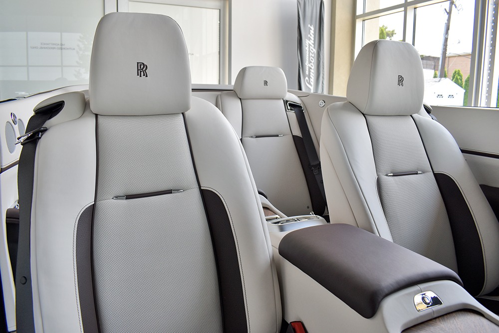 2020 Rolls-Royce Dawn Image 11