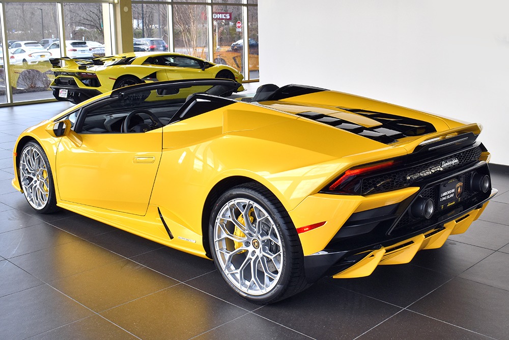 2020 Lamborghini Huracan Image 3