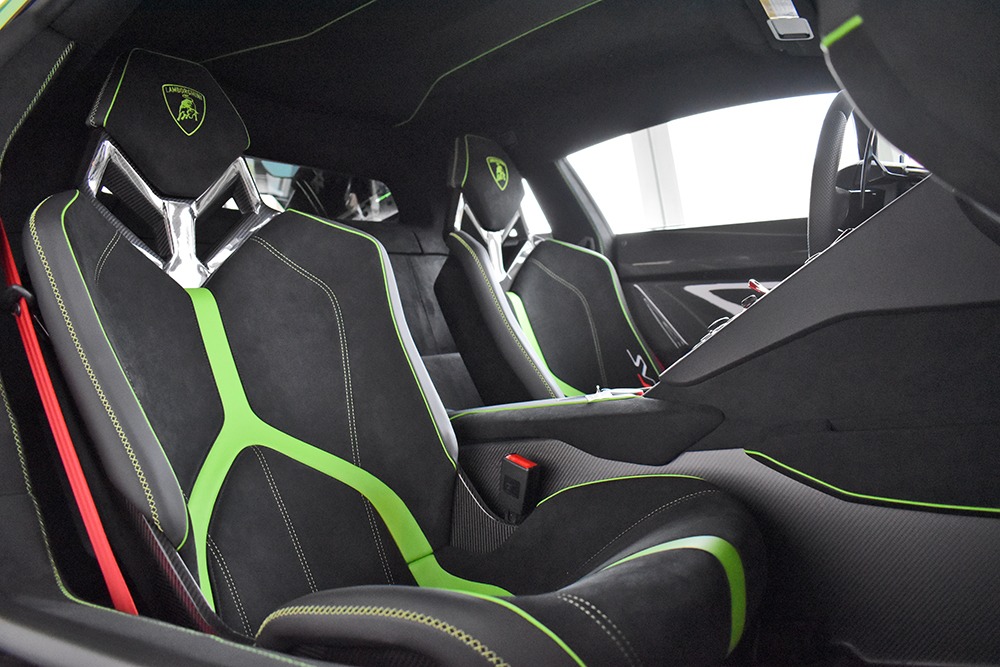 2019 Lamborghini Aventador Image 4