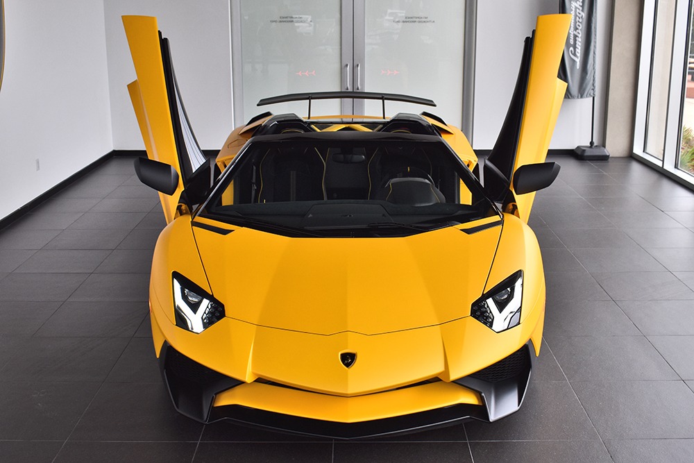 2017 Lamborghini Aventador Image 6