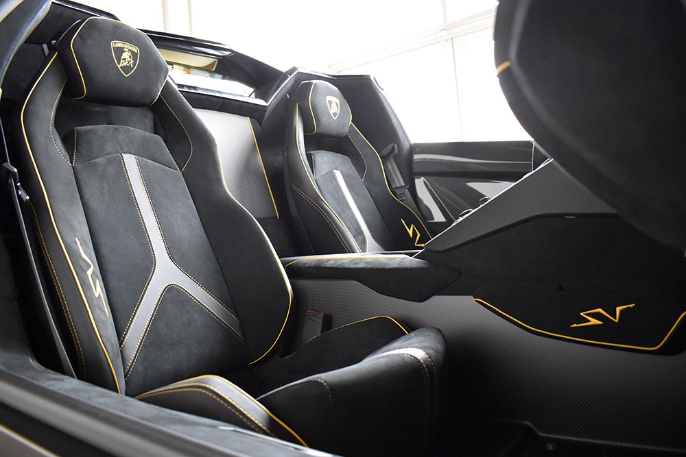 2017 Lamborghini Aventador Image 7