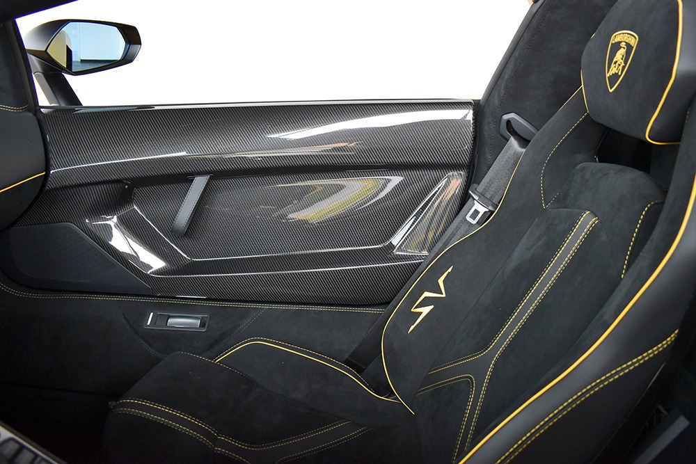 2017 Lamborghini Aventador Image 9