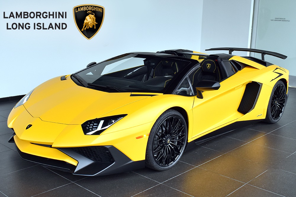 2017 Lamborghini Aventador Image 1