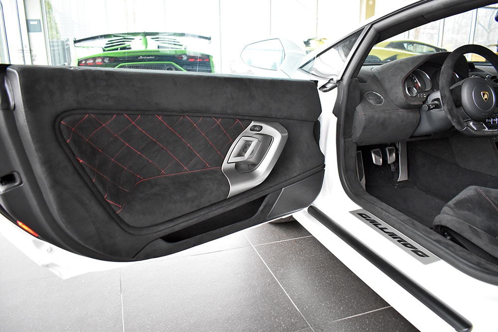 2014 Lamborghini Gallardo Image 3