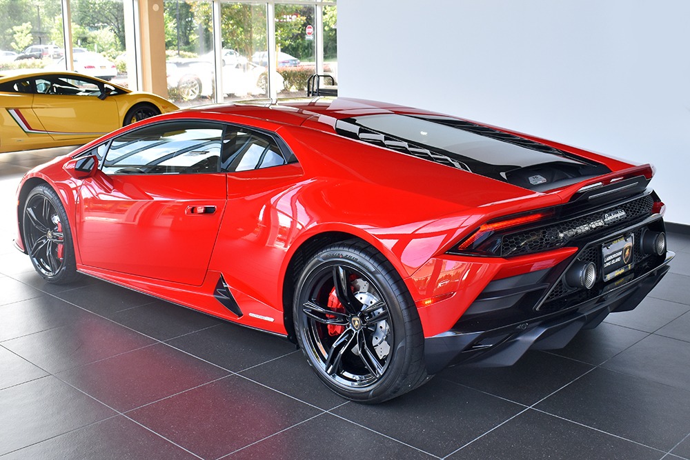 2020 Lamborghini Huracan Image 2