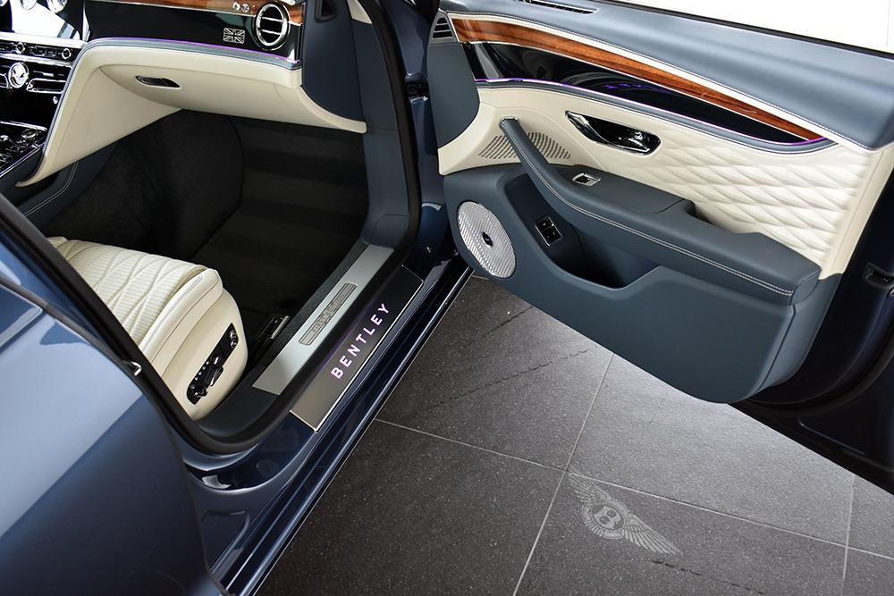 2020 Bentley Flying Spur Image 17