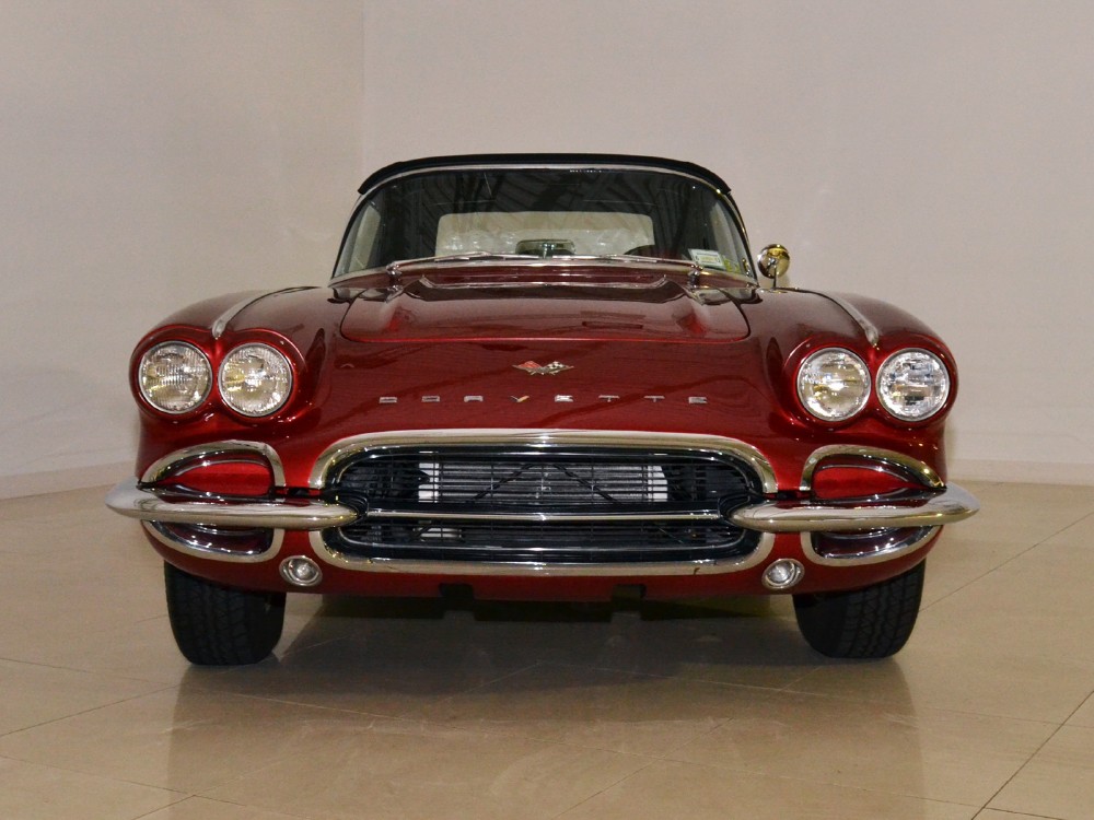 1961 Chevrolet Corvette Image 12