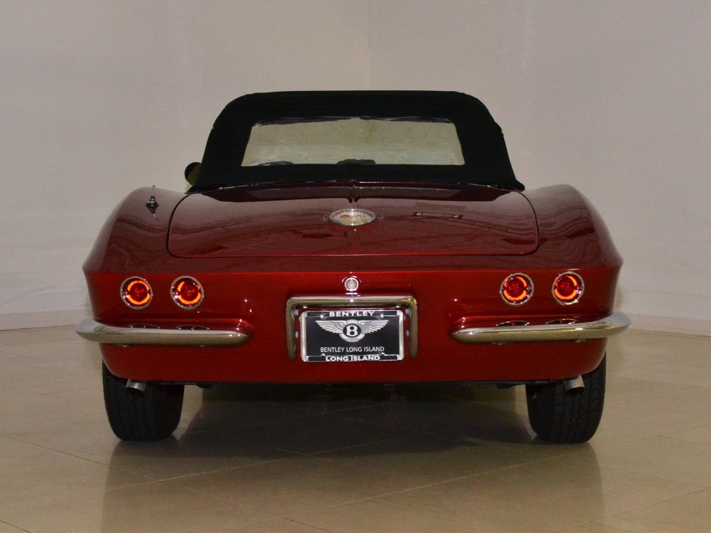1961 Chevrolet Corvette Image 15