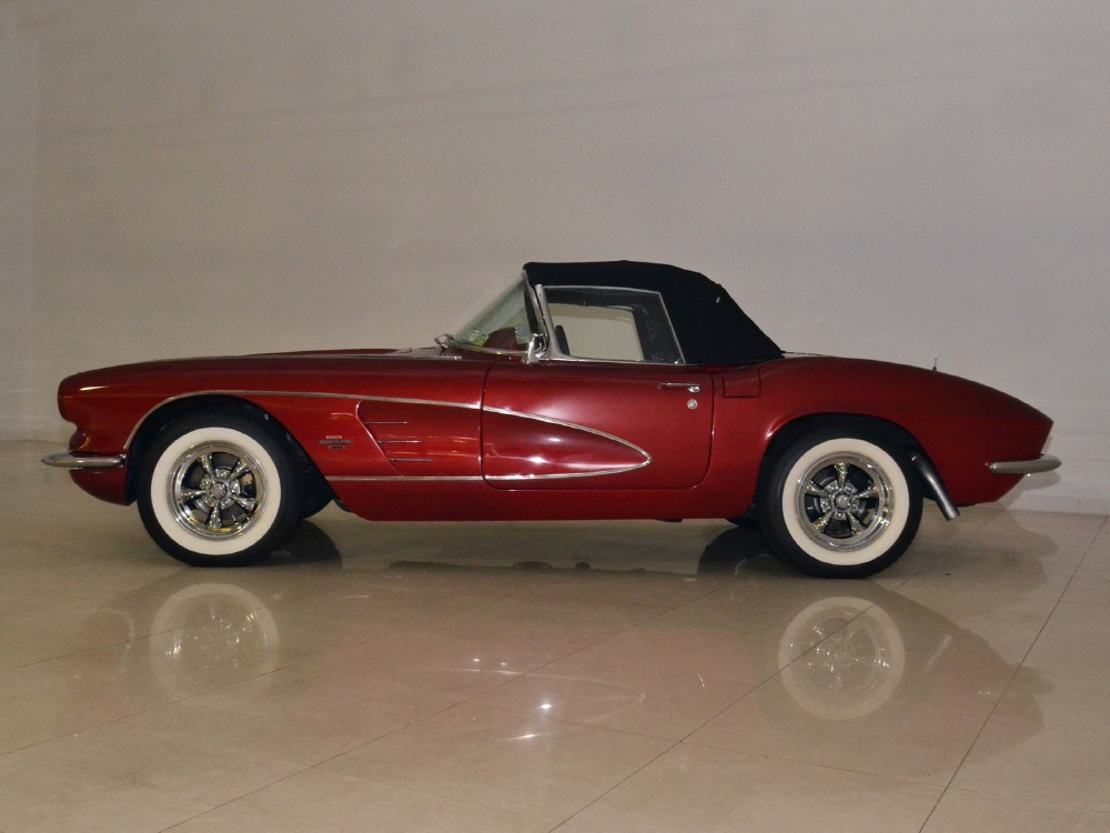 1961 Chevrolet Corvette Image 18