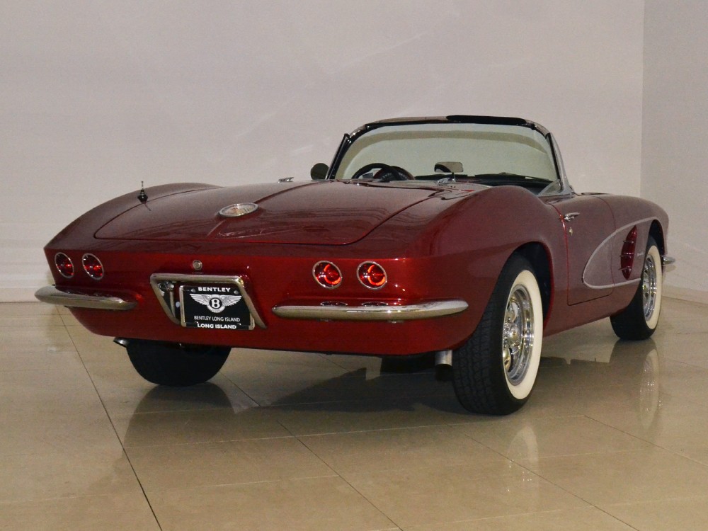 1961 Chevrolet Corvette Image 2