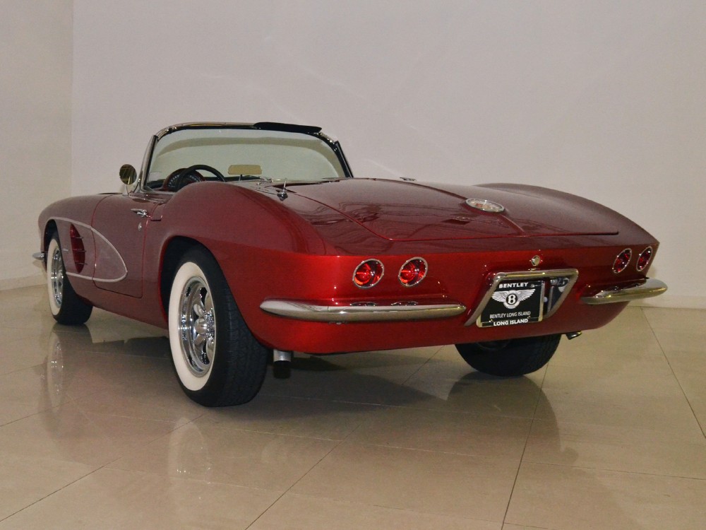 1961 Chevrolet Corvette Image 7