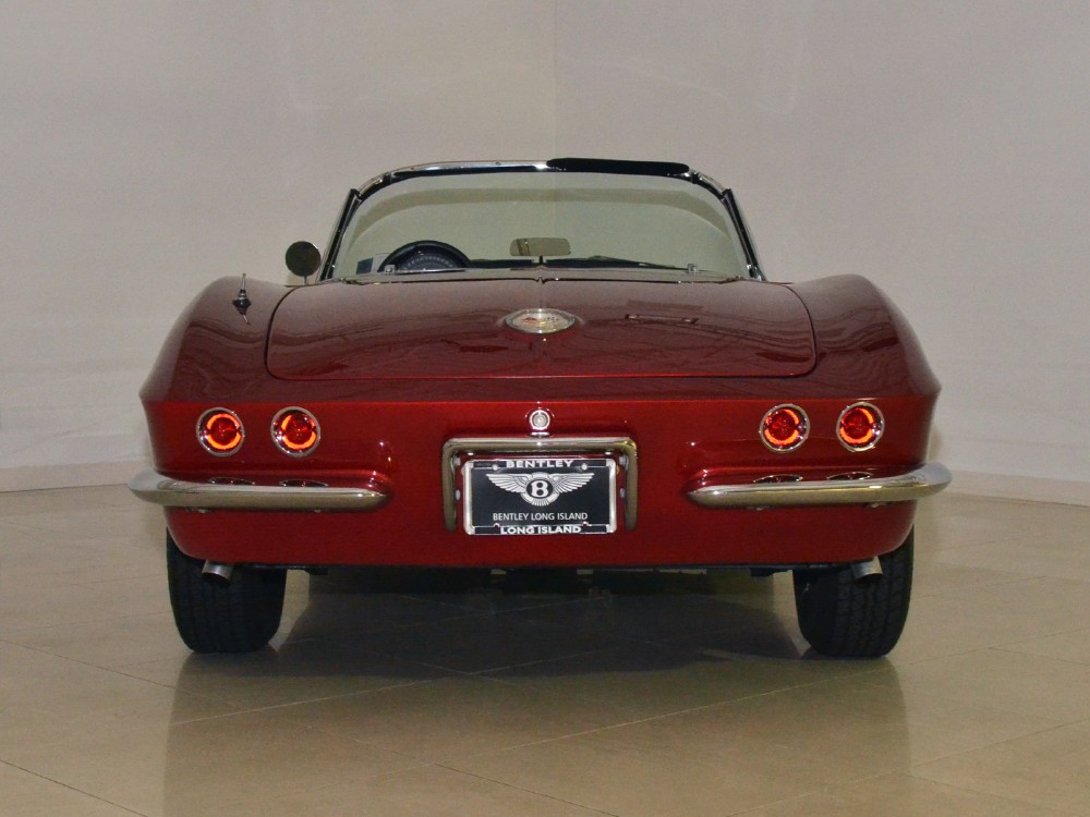 1961 Chevrolet Corvette Image 8