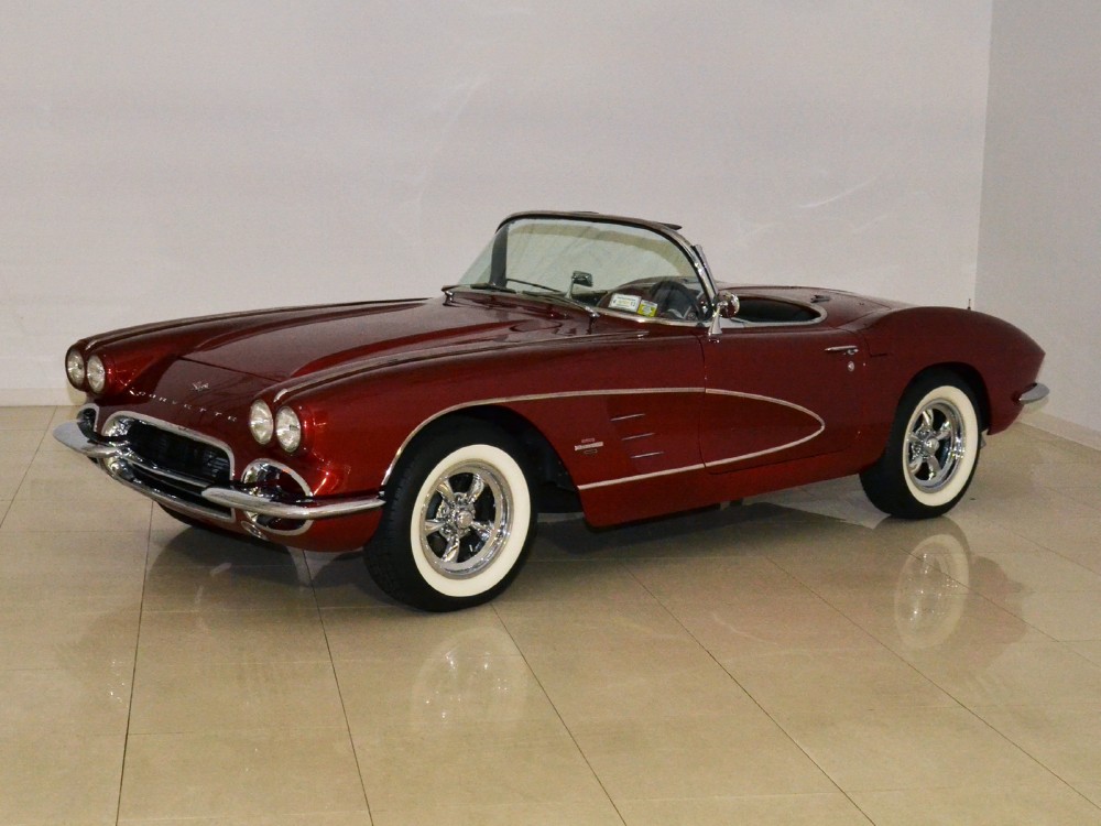 1961 Chevrolet Corvette Image 1