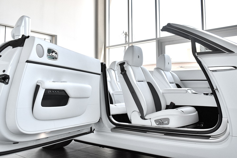 2020 Rolls-Royce Dawn Image 4