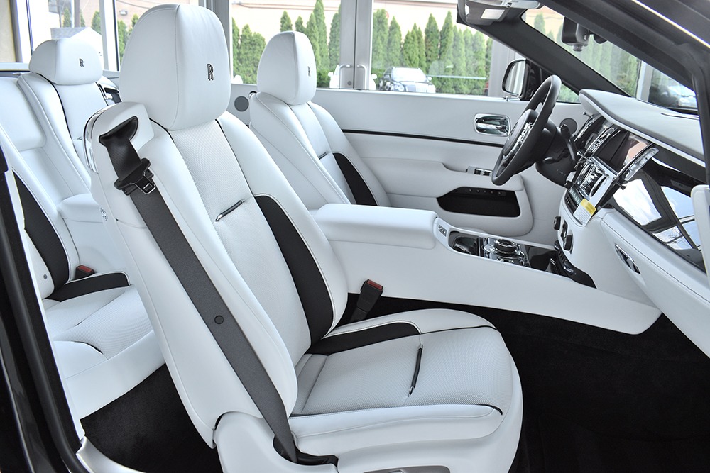 2020 Rolls-Royce Dawn Image 3