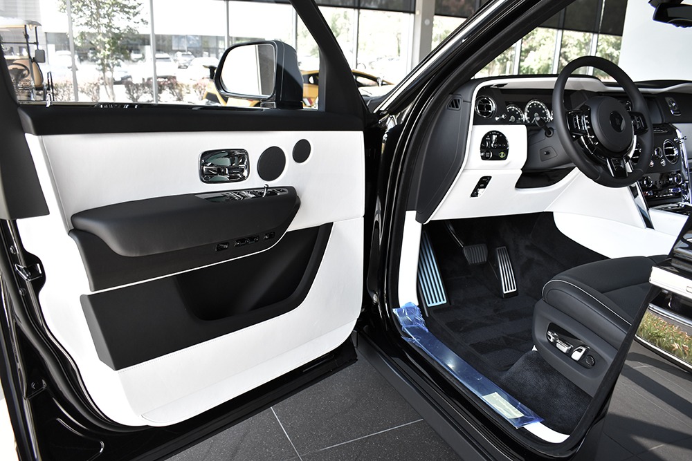 2020 Rolls-Royce Cullinan Image 6