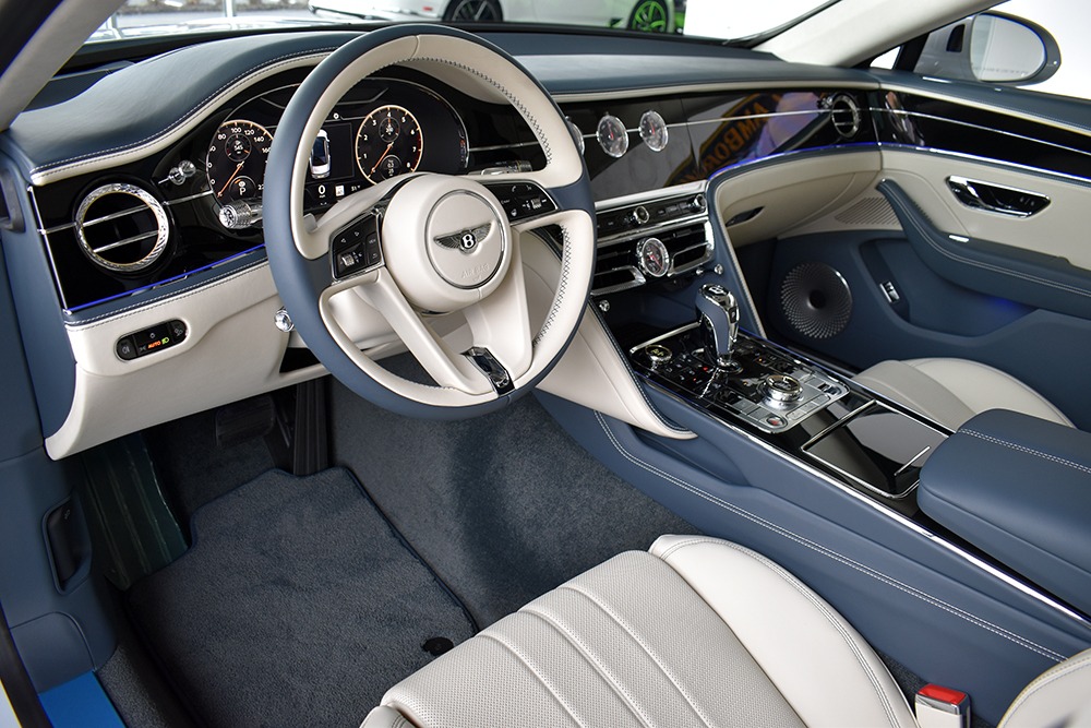 2020 Bentley Flying Spur Image 3