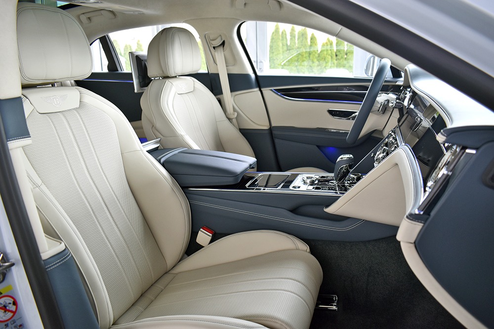 2020 Bentley Flying Spur Image 4