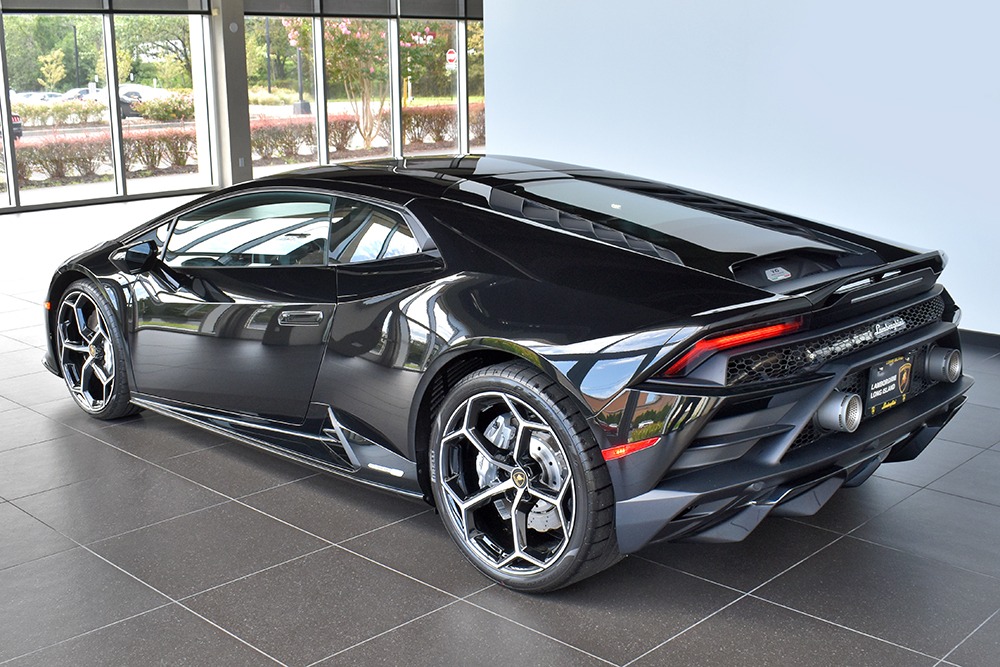 2020 Lamborghini Huracan Image 2
