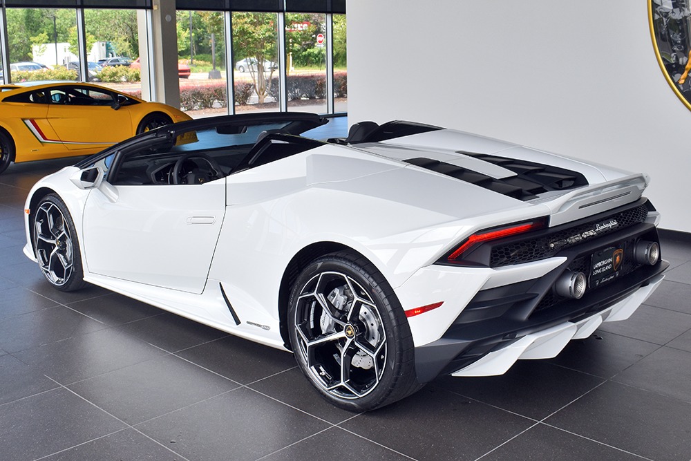 2020 Lamborghini Huracan Image 2