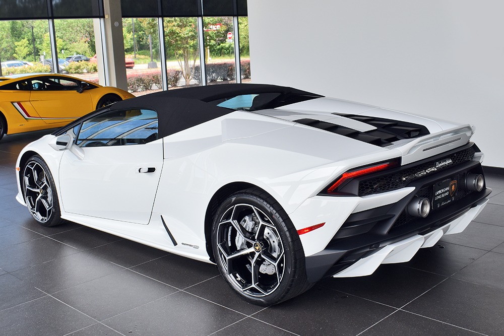 2020 Lamborghini Huracan Image 3