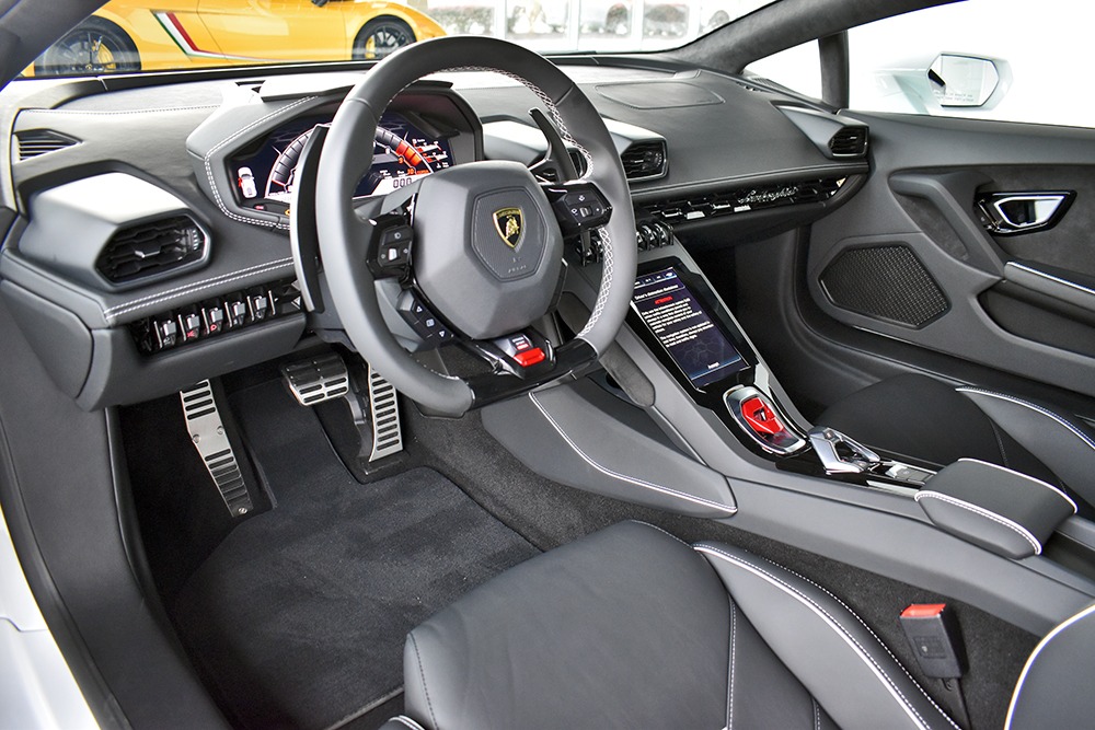 2020 Lamborghini Huracan Image 3