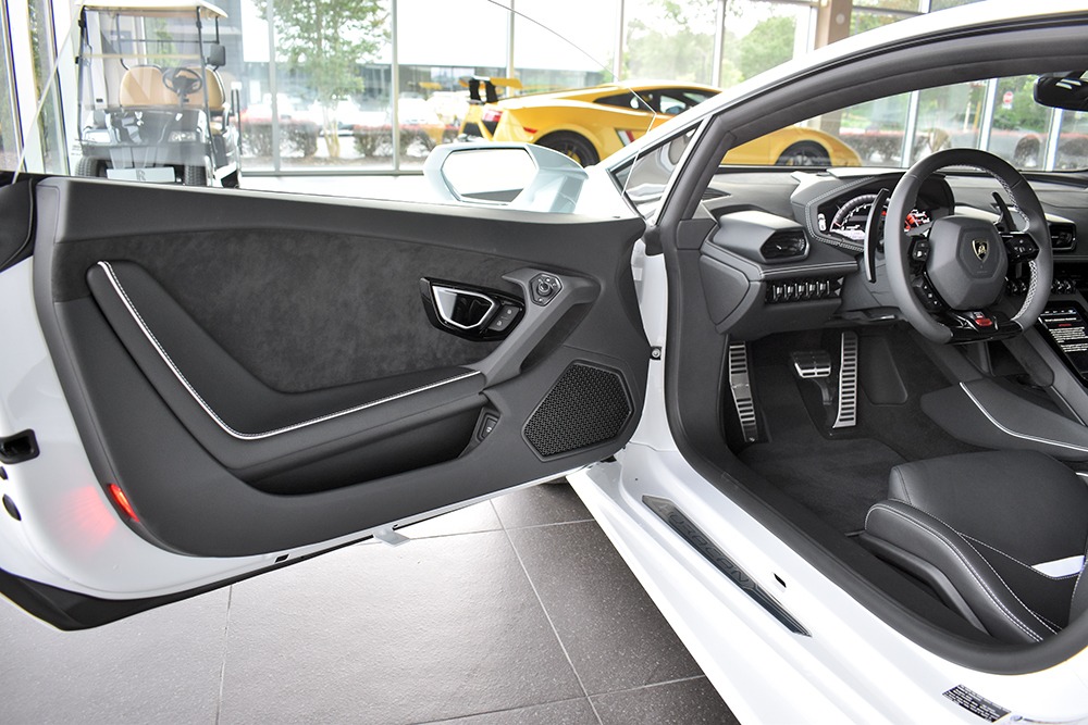 2020 Lamborghini Huracan Image 6