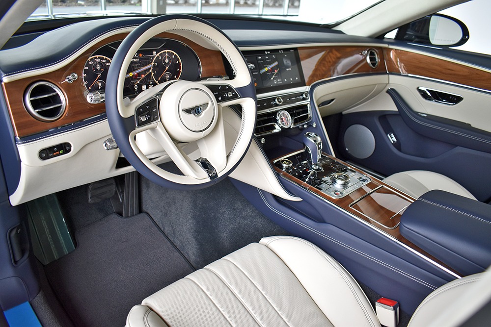 2020 Bentley Flying Spur Image 3