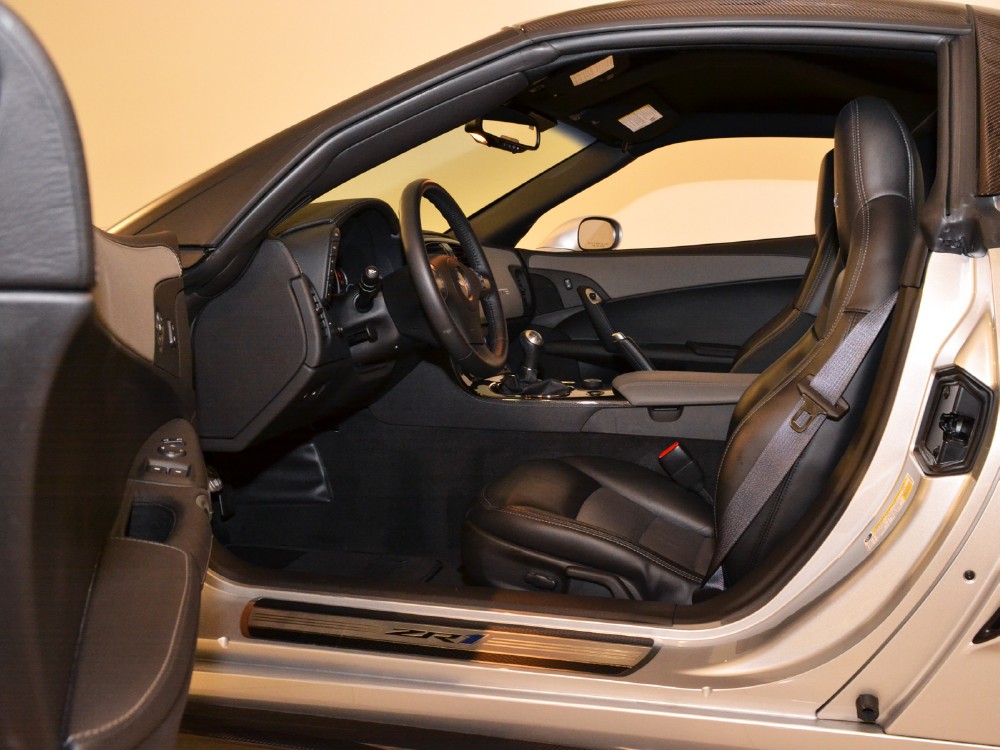 2010 Chevrolet Corvette ZR1 Image 13