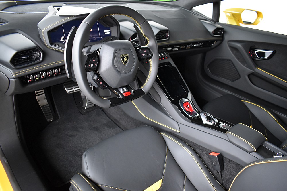 2021 Lamborghini Huracan Image 3