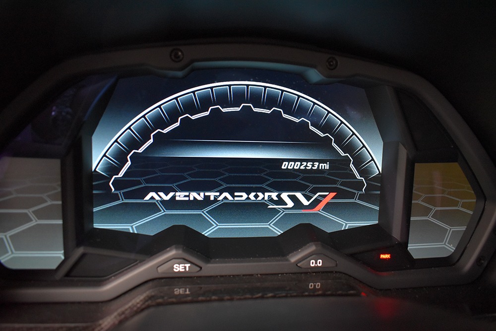 2019 Lamborghini Aventador Image 5