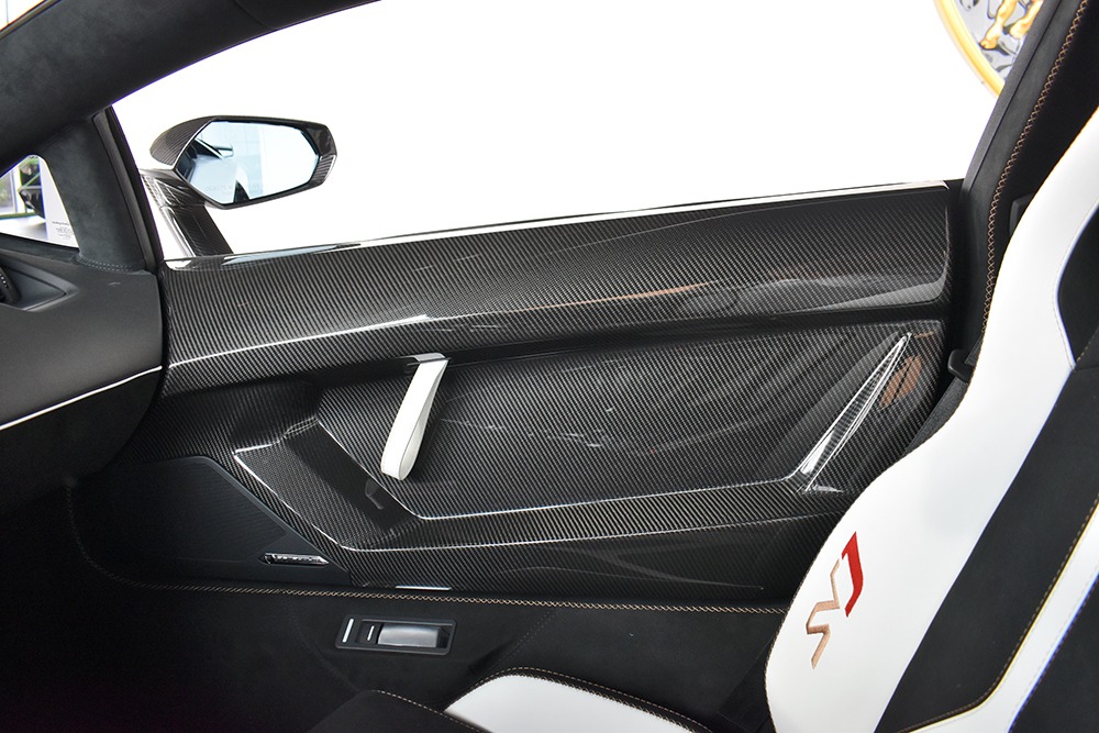 2019 Lamborghini Aventador Image 9