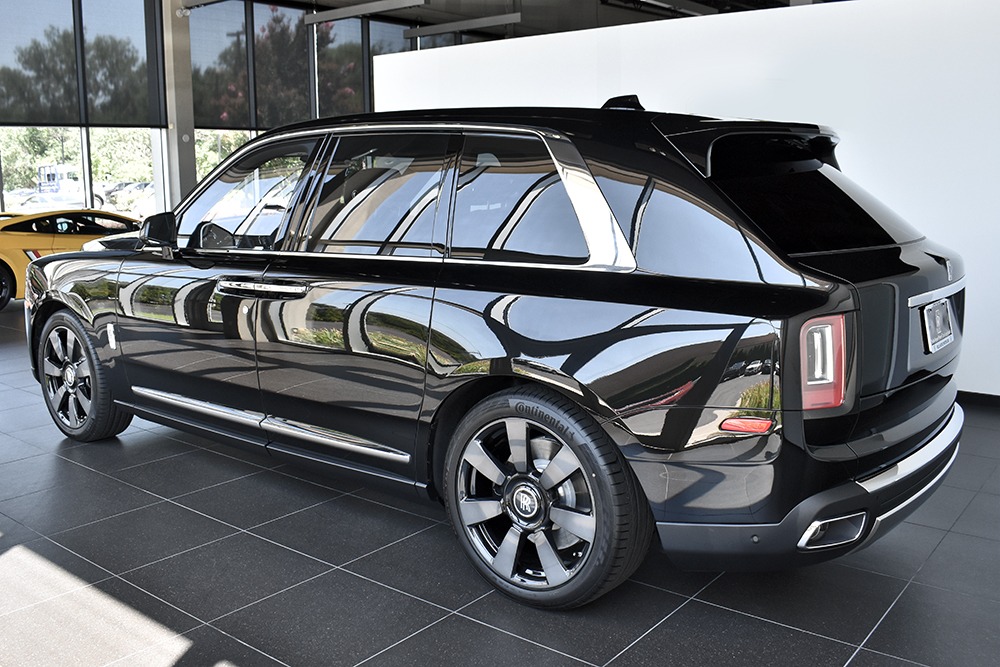 2020 Rolls-Royce Cullinan Image 2