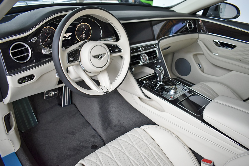 2021 Bentley Flying Spur Image 3