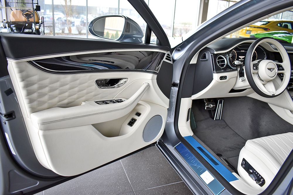 2021 Bentley Flying Spur Image 6