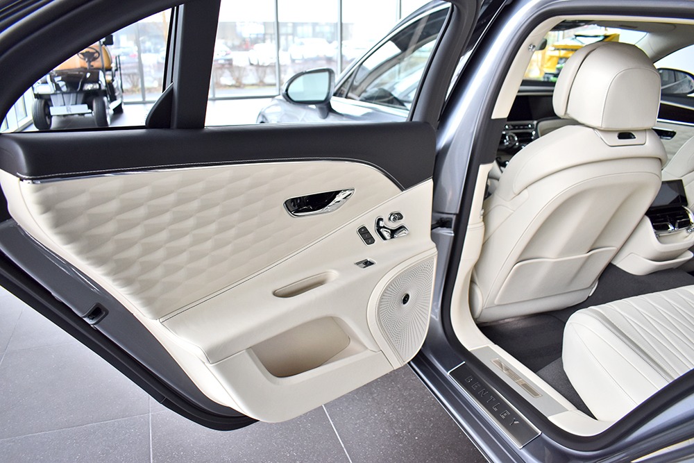 2021 Bentley Flying Spur Image 9