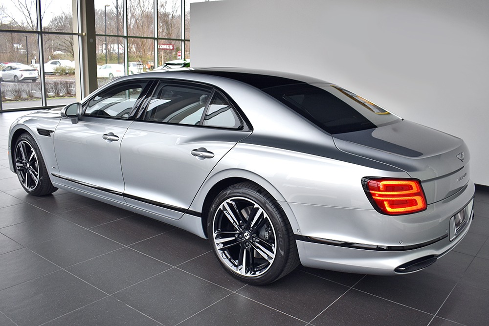 2021 Bentley Flying Spur Image 2
