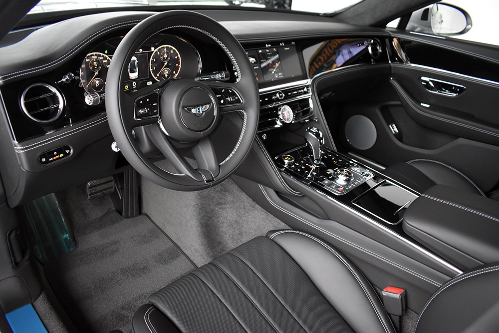 2021 Bentley Flying Spur Image 3