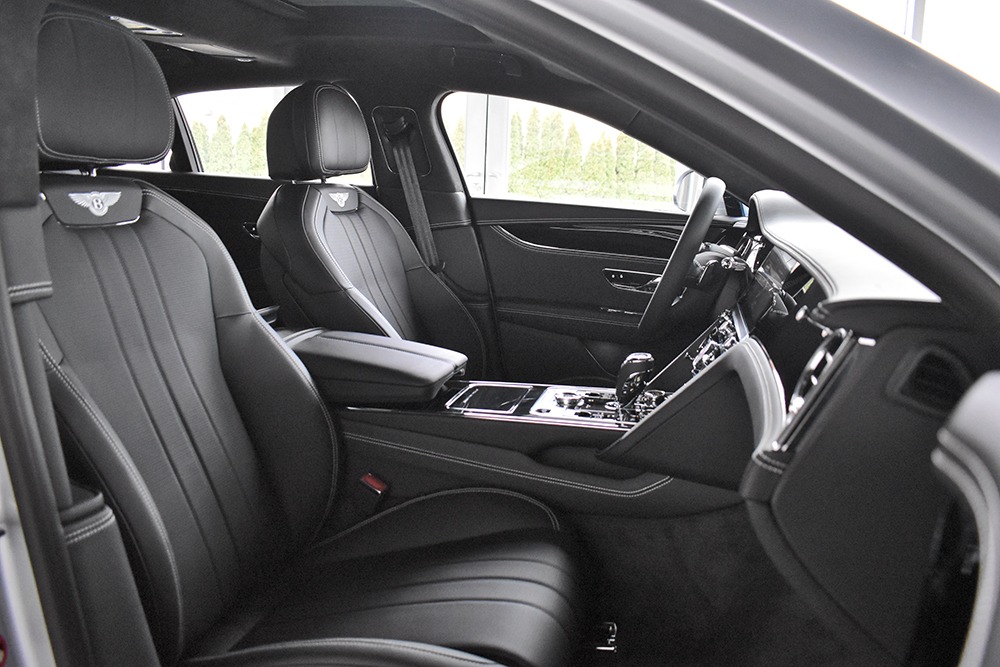 2021 Bentley Flying Spur Image 4
