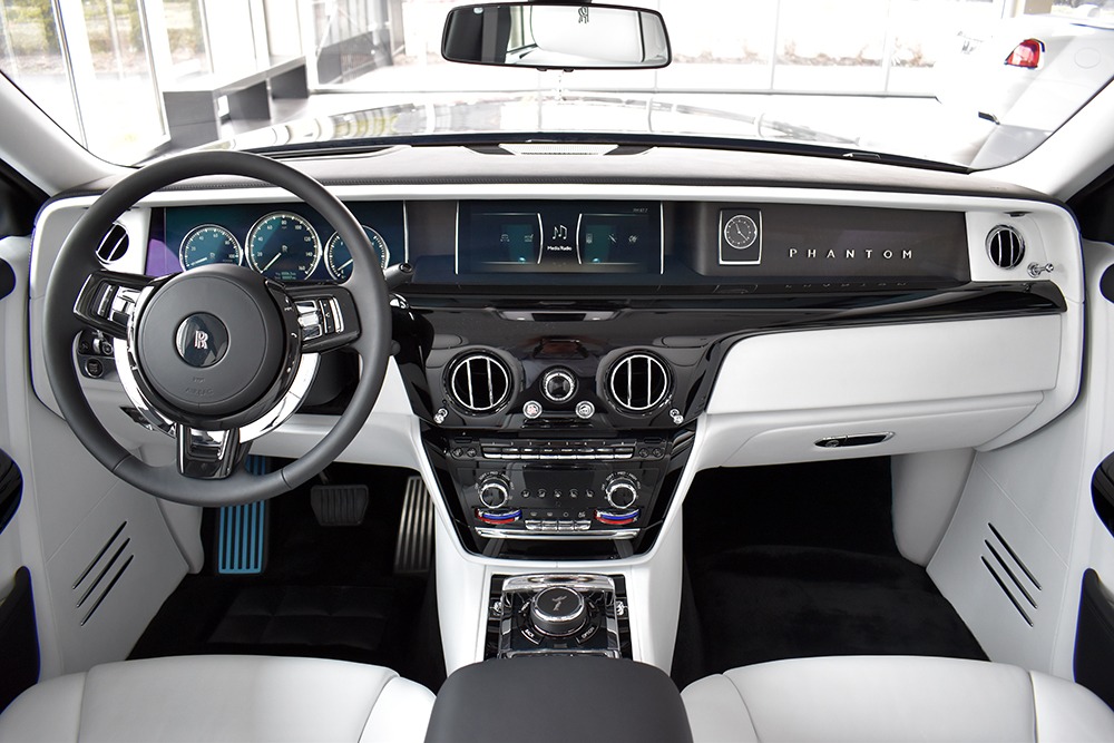 2021 Rolls-Royce Phantom Sedan Image 10